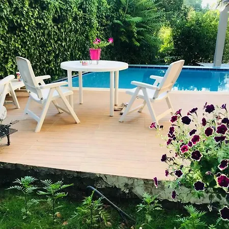 Villaras Garden Antalya Oezel Havuzlu Full Esyali *
